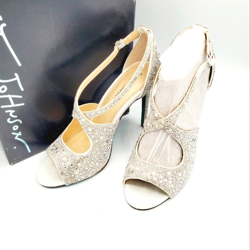 Betsey Johnson Sage heels NIB